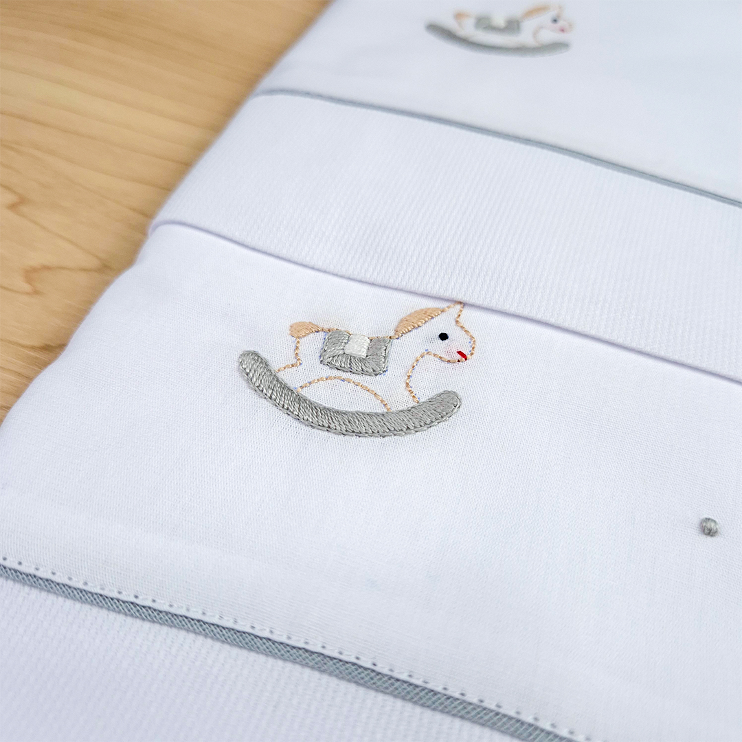 Jogo lençol de berço - Cavalinho cinza - Imagem 2