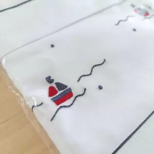 Jogo lençol de berço – Barquinho azul marinho